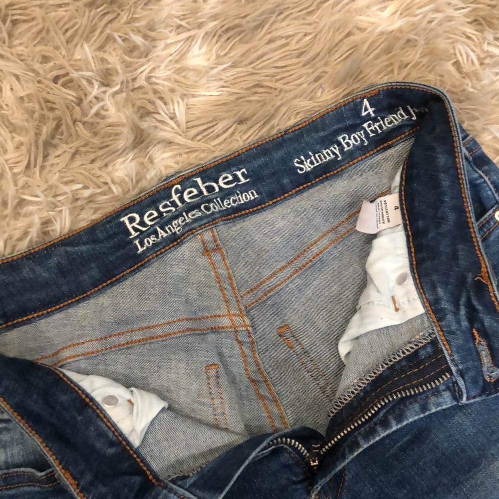 Denim Jeans / Ripped Leg - Picture 3 of 4